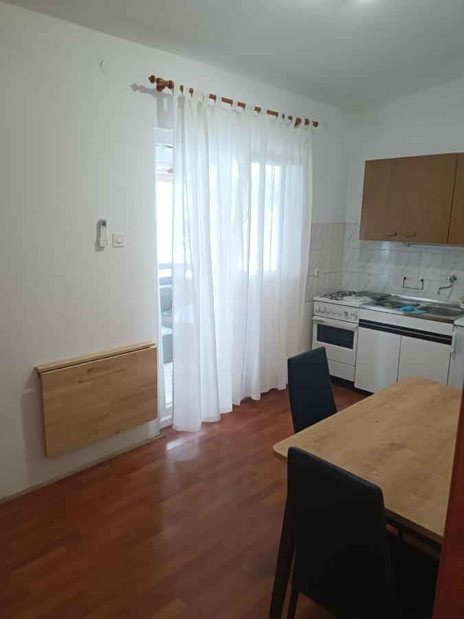 ויר Apartments Branka- 4 Apartments In House- 1 Apartment Has Jacuzzi מראה חיצוני תמונה